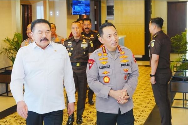 Kapolri Jenderal Listyo Sigit Prabowo silaturahmi dengan Jaksa Agung