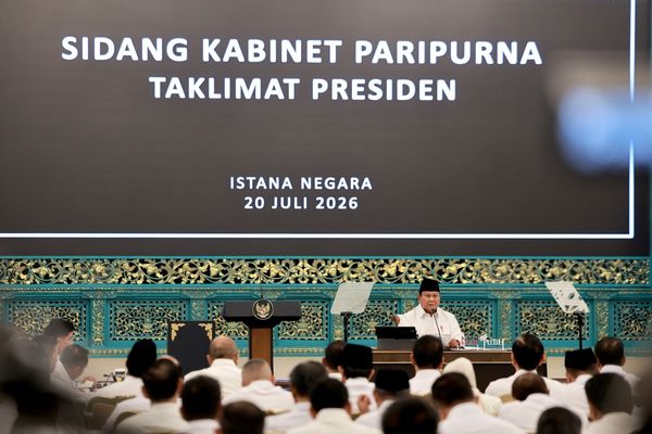 Prabowo Heran MBG Disebut Pemborosan, Sementara Ribuan Triliun Kekayaan Negara Hilang Tak Dipersoalkan.