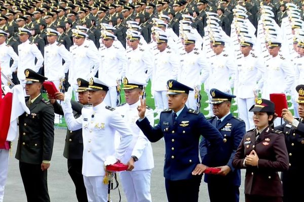 Sumpah Perwira TNI Polri di Istana
