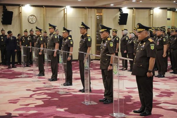 Jaksa Agung ST Burhanuddin melantik beberapa pejabat utama Kejaksaan Agung, mulai dari Wakil Jaksa Agung hingga Jaksa Agung Muda Bidang Tindak Pidana Khusus (Jampidsus) yang baru di Gedung Utama Kejaksaan Agung, Jakarta
