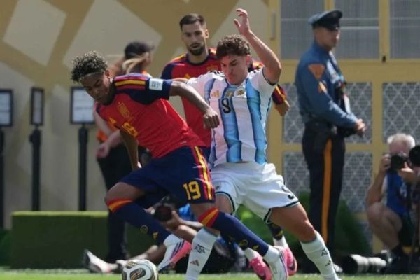 Lamine Yamal Ungkap Pesan Messi Usai Spanyol Taklukkan Argentina di Final Piala Dunia 2026