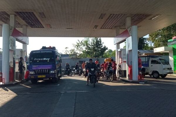Pertamina Patra Niaga terus memastikan pasokan BBM dan LPG di wilayah Flores, Nusa Tenggara Timur (NTT), tetap dijaga dan dipulihkan secara bertahap pascagempa bumi pada 15 Agustus 2026. (Foto: Dok/Istimewa)

