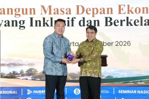 Direktur Utama Nusantara TV sekaligus Direktur NT Corp Randy M. Tampubolon bersama Deputi Gubernur Bank Indonesia, Solikin M.Juhro