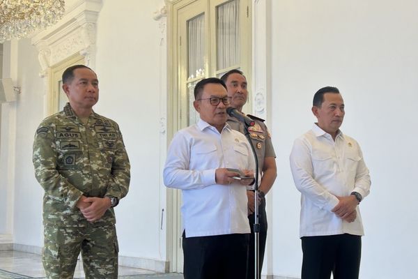 Menko Polkam Dudung Abdurachaman di Istana Negara