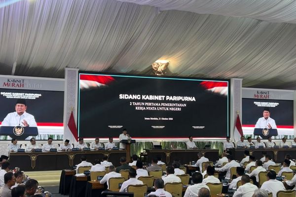 Prabowo Subianto dalam Sidang Kabinet Paripurna