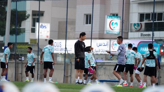 Para pemain Timnas Indonesia U-23 menjalani pemusatan latihan di Dubai, Uni Emirat Arab sebelum tamp