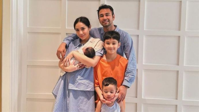 Raffi Ahmad dan Nagita Slavina diduga adopsi anak <b>( Instagram)</b>