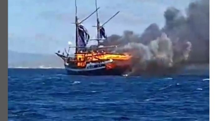 Kapal wisata Sea Safari 7 terbakar di sekitar Perairan Labuan Bajo, Kabupaten&nbsp;Manggarai Barat&nbsp;, Nusa Tenggara Timur (NTT)