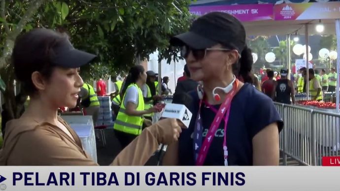 Finish pertama di kategori putri Volcano Run 2024, Iyana <b>(Youtube/Nusantara TV)</b>