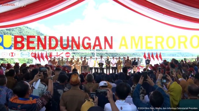 Presiden Republik Indonesia Joko Widodo meresmikan Bendungan Ameroro 