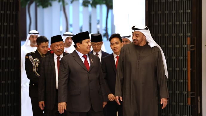 Prabowo Subianto beserta Gibran Rakabuming Raka melakukan kunjungan ke Uni Emirat Arab