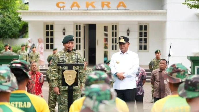 Pangdivif 3 Kostrad Lepas Bantuan Kemanusiaan untuk Korban Bencana di Luwu