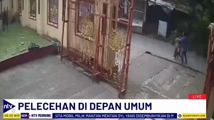 Seorang wanita di Kota Depok, Jawa Barat, menjadi korban dugaan tindakan asusila dari seorang pria tidak dikenal. 