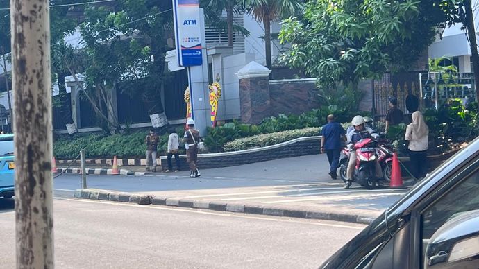 Lokasi tempat para Brimob berkumpul di sekitar Gedung Kejagung pada hari ini, Senin (27/5/2024). 