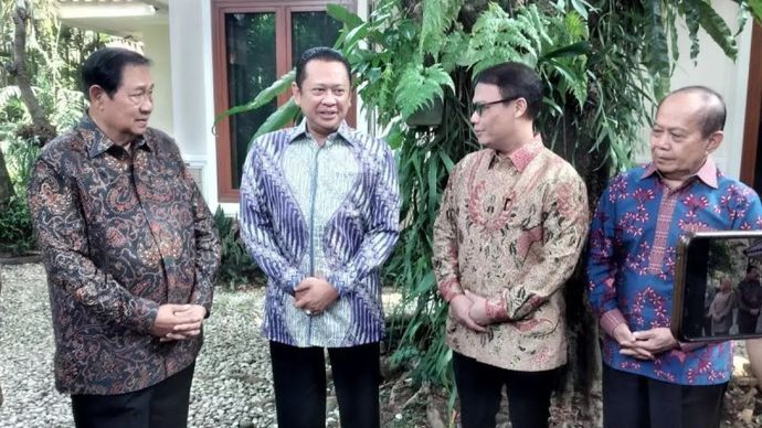 Pimpinan MPR RI saat menemui Presiden ke-6 RI Susilo Bambang Yudhoyono (SBY). (Antara) 