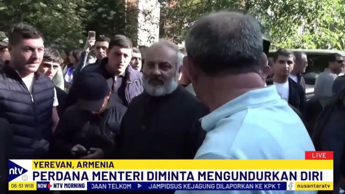 Aksi unjuk rasa menuntut pengunduran diri Perdana Menteri Armenia Nikol Pashinyan.  