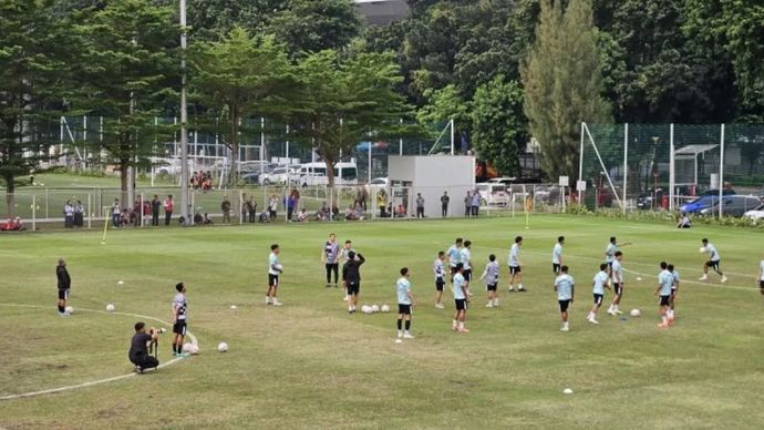 Timnas Indonesia menjalani pemusatan latihan di Lapangan ABC, Senayan, Selasa (28/5/2024).