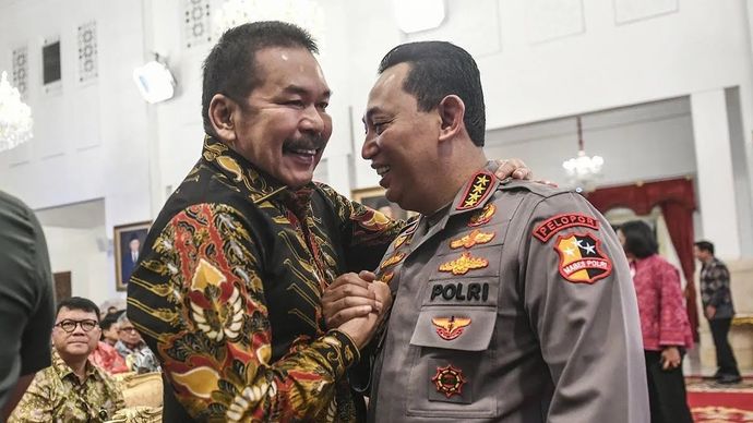 Jaksa Agung ST Burhanuddin dan Kapolri Jenderal Listyo Sigit Prabowo. (Antara) 