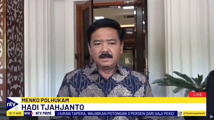 Menko Polhukam Hadi Tjahjanto menepis isu ketegangan yang terjadi antara Kejaksaan Agung dan Polri. 