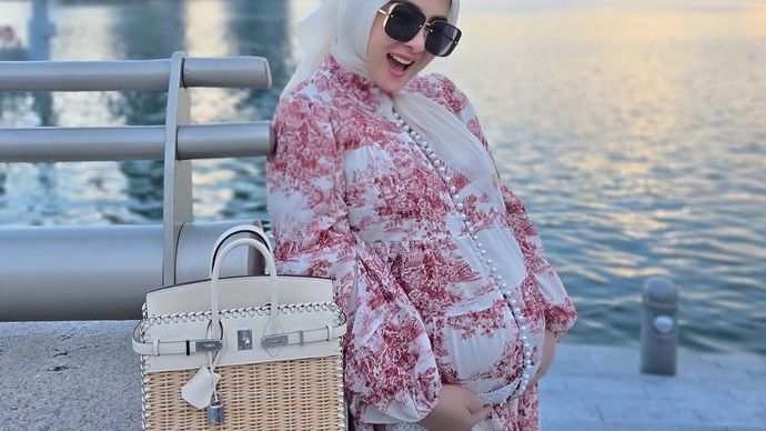 Syahrini Pamer Kehamilan