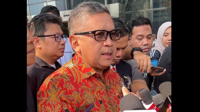 Sekjen PDIP Hasto Kristiyanto usai pemeriksaan KPK. 