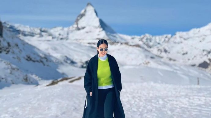 Marlene menikmati pemandangan pegunungan bersalju yang menakjubkan <b>(Instagram)</b>