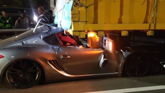 Mobil Porsche rusak parah <b>(Instagram)</b>