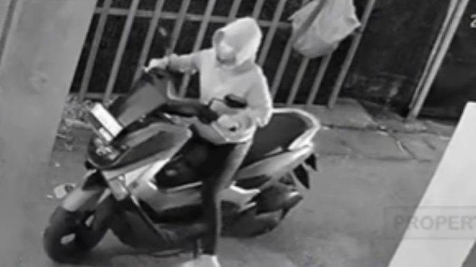 Sejoli mencuri sepeda motor <b>(Instagram)</b>