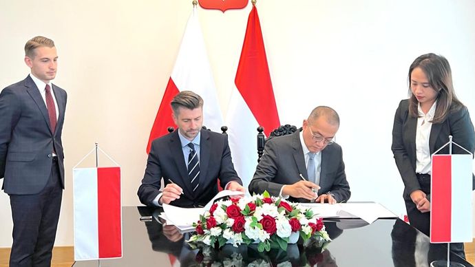 Finalisasi perjanjian MLA Indonesia-Polandia. 