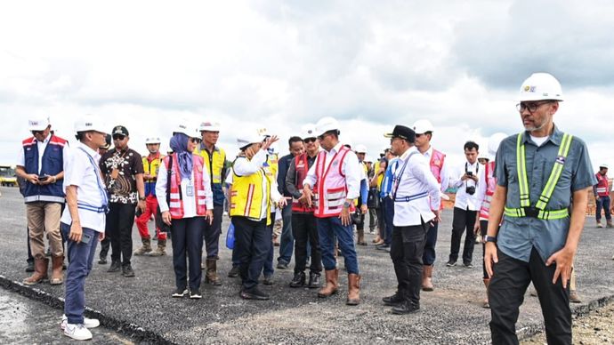 Menhub Budi Karya meninjau proyek pembangunan Bandara Ibu kota Nusantara (IKN)