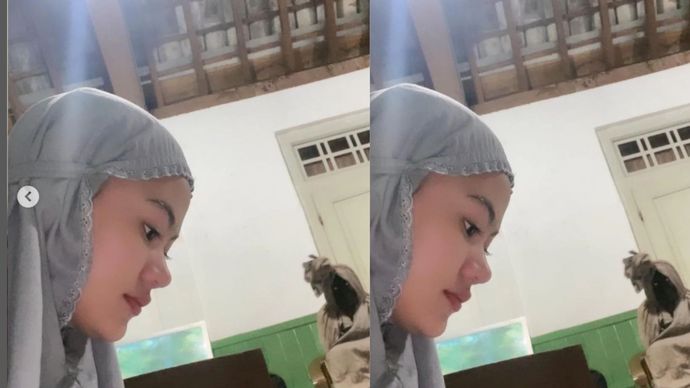 Wanita ditonton sm pocong