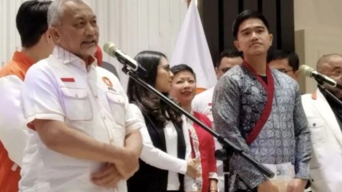 Ketua Umum PSI Kaesang Pangarep bersama Presiden PKS Ahmad Syaikhu saat konferensi pers di Kantor DPP PKS.  <b>(Antara)</b>