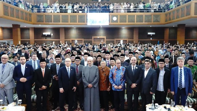 Grand Syekh Al Azhar, Imam Akbar Ahmed  Prof. Dr. Syekh Ahmad Muhammad Ahmad Ath-Thayyeb memberikan kuliah umum di Universitas Islam Negeri (UIN) Syarif Hidayatullah