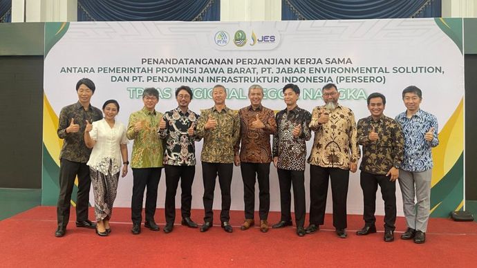 Perjanjian Kerja Sama dengan Pemerintah Provinsi (Pemprov) Jawa Barat dan PT Penjaminan Infrastruktur Indonesia (PII) untuk mengelola Fasilitas Pengolahan dan Pembuangan Akhir Sampah (TPPAS) Regional Legok Nangka