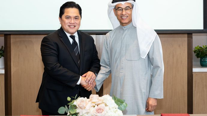 Menteri BUMN Erick Thohir dan Chairman Eagle Hills serta pendiri Emaar Mohamed Ali Rashed Alabbar.