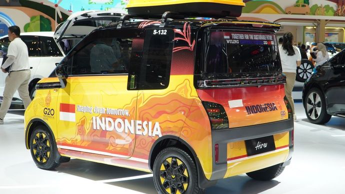 Personalisasi fungsional yang Sakura lakukan mencakup penambahan roofbox pada mobilnya agar dapat menyimpan lebih banyak barang. (Foto: Istimewa/Wuling)