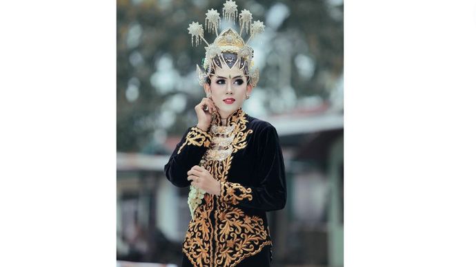 Model, Kebaya