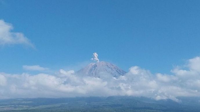 Gunung Semeru Erupsi <b>(Antara )</b>