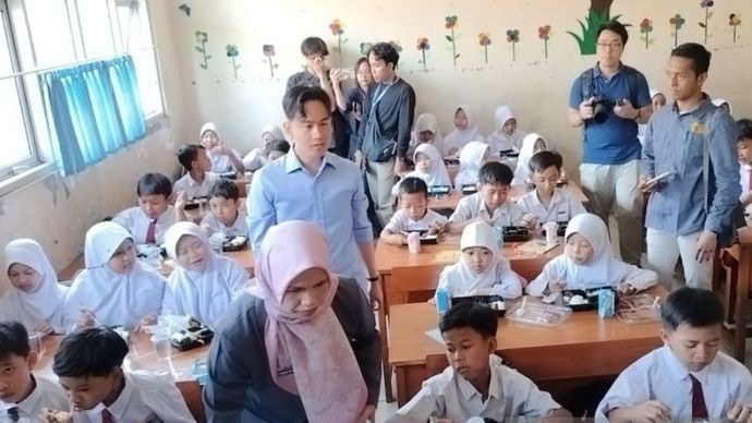 Wakil Presiden terpilih Gibran Rakabuming Raka di SDN Sentul 03, Kabupaten Bogor, Jawa Barat, Selasa (23/7/2024)