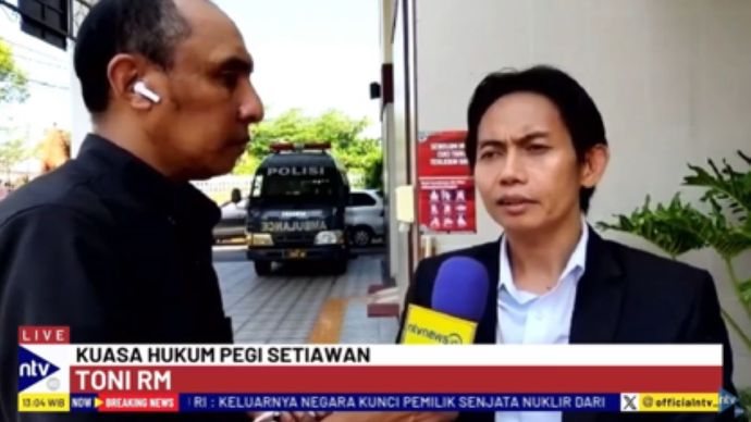 Penasihat Hukum Pegi Setiawan, Toni RM saat diwawancara NusantaraTV/tangkapan layar NTV