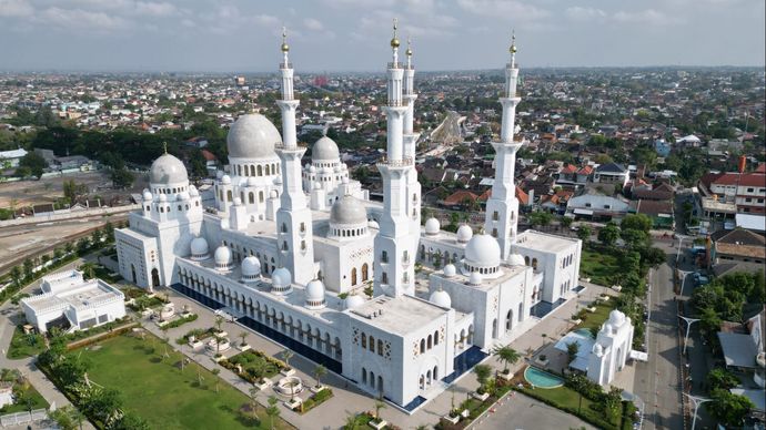 Masjid Raya Sheikh Zayed Solo