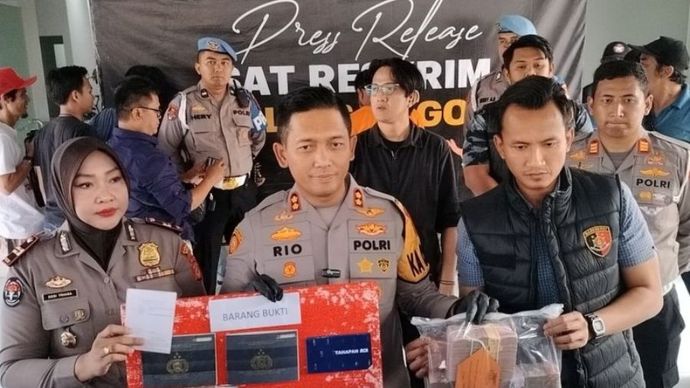 Kapolres Bogor AKBP Rio Wahyu Anggoro saat konferensi pers pegawai KPK Gadungan di Mapolres Bogor, Cibinong, Kabupaten Bogor, Jawa Barat, Jumat (26/7/2024).