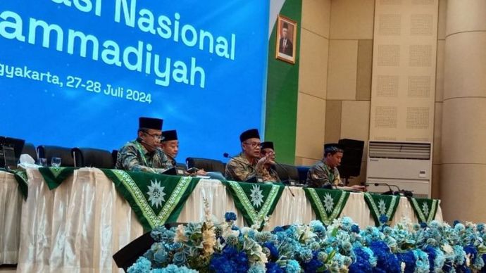 Jajaran Pimpinan Pusat (PP) Muhammadiyah saat konfernsi pers usai Konsolidasi Nasional Muhammadiyah di Universitas Aisyiyah (Unisa) Yogyakarta, Sleman, Daerah Istimewa Yogyakarta, Minggu (28/7/2024).