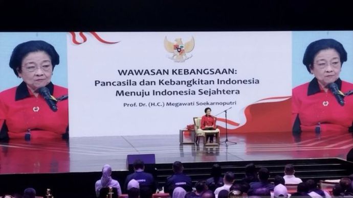 Presiden Ke-5 Republik Indonesia Megawati Soekarnoputri saat berpidato dalam Mukernas Partai Perindo di Jakarta, Selasa (30/7/2024).