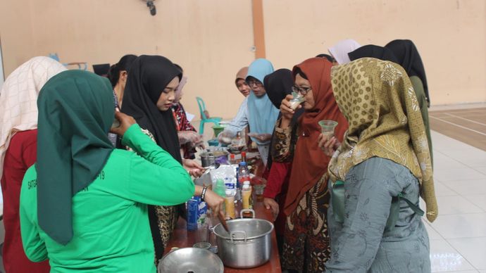 Sosialisasi pemanfaatan limbah jagung dilakukan tim KKN IPB kepada warga <b>(Dok.Istimewa)</b>