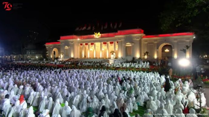 Zikir dan doa bersama jelang HUT RI di Istana Kepresidenan. (YouTube) 