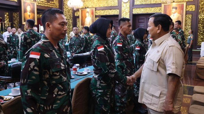 Prabowo Subianto memberikan pembekalan kepada 40 personel tenaga kesehatan (nakes) TNI yang akan berangkat untuk misi kemanusiaan Gaza.