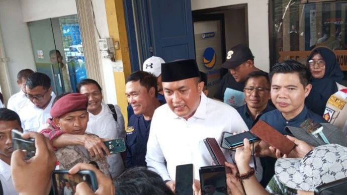 Bakal calon bupati Bogor dari Partai Gerindra Rudy Susmanto di kantor DPD Partai NasDem Kabupaten Bogor, Sukaraja, Rabu (7/8/2024)