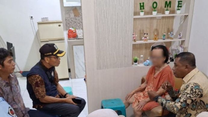 Ibu dan Anak Jadi Pengemis Buat Beli Obat, Ternyata Punya Rumah 3 Tingkat!