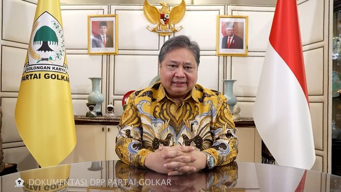 Airlangga Hartarto menyatakan kemunduran dirinya sebagai Ketua umum Partai Golkar pada Sabtu malam, 10 Agustus 2024.  <b>(Foto: Video Tangkapan Layar Dokumentasi DPP Partai Golkar)</b>